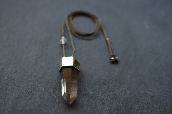 smoky rutile quartz brass necklace 7枚目の画像