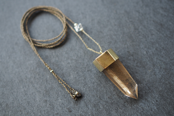 smoky rutile quartz brass necklace 10枚目の画像
