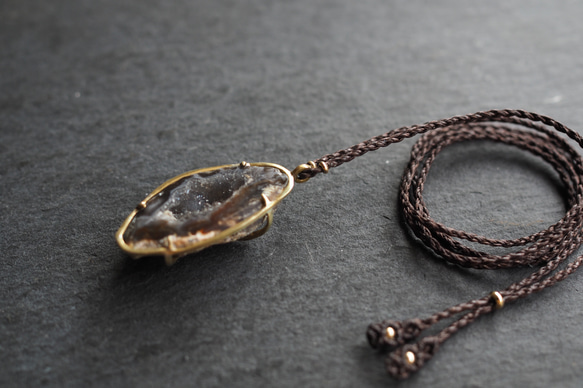 agate geode brass necklace (black) 6枚目の画像