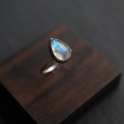 white labradorite silver ring (water drop) 3枚目の画像