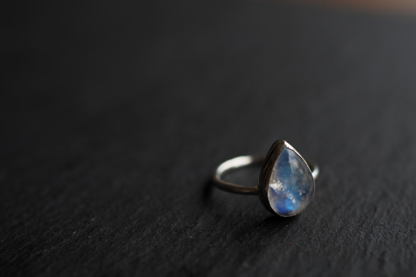 white labradorite silver ring (water drop) 8枚目の画像