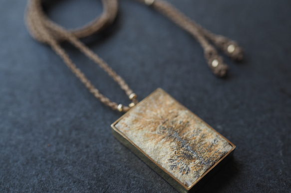 dendrite brass necklace (shade) 4枚目の画像