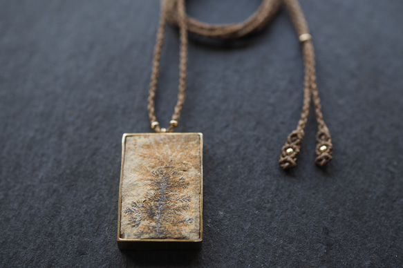 dendrite brass necklace (shade) 5枚目の画像