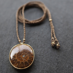 ammonite brass necklace (brown) 7枚目の画像