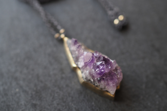 amethyst brass necklace (mountain range) 1枚目の画像