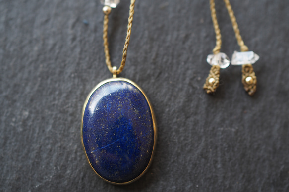 lapis lazuri brass necklace (midnight) 2枚目の画像