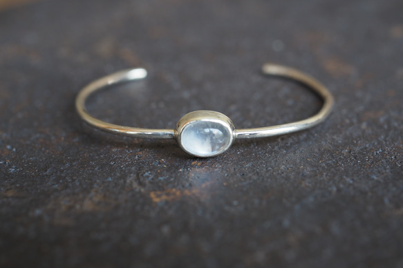 moon stone silver bangle 2枚目の画像