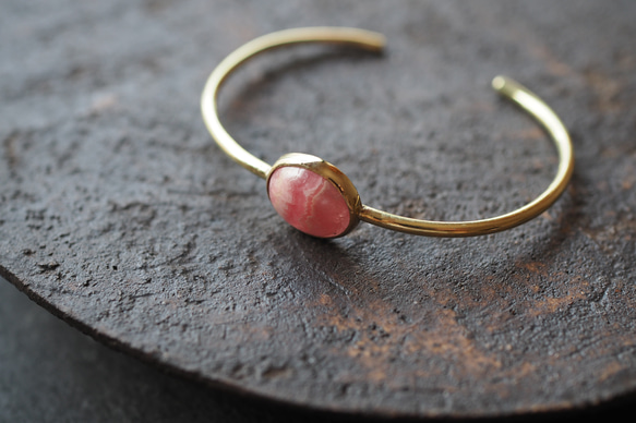 rhodochrosite brass bangle 2枚目の画像