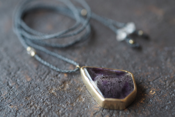 trapiche-amethyst brass necklace (waterdrop) 4枚目の画像