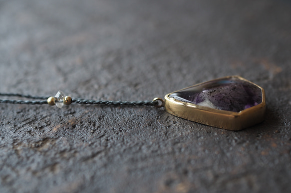 trapiche-amethyst brass necklace (waterdrop) 7枚目の画像