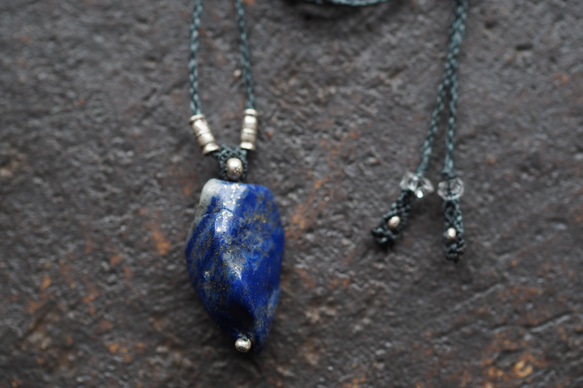 lapis lazuli macrame necklace (milky way) 2枚目の画像