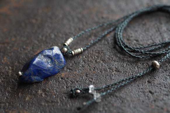 lapis lazuli macrame necklace (milky way) 3枚目の画像