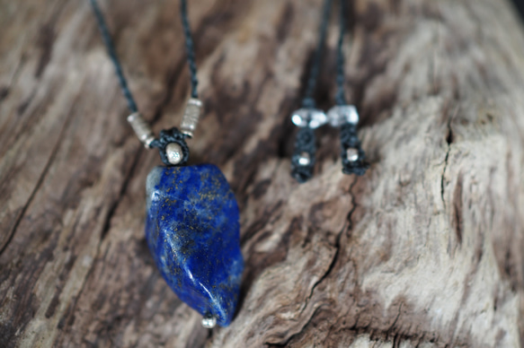lapis lazuli macrame necklace (milky way) 4枚目の画像