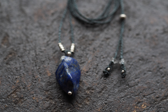 lapis lazuli macrame necklace (milky way) 6枚目の画像