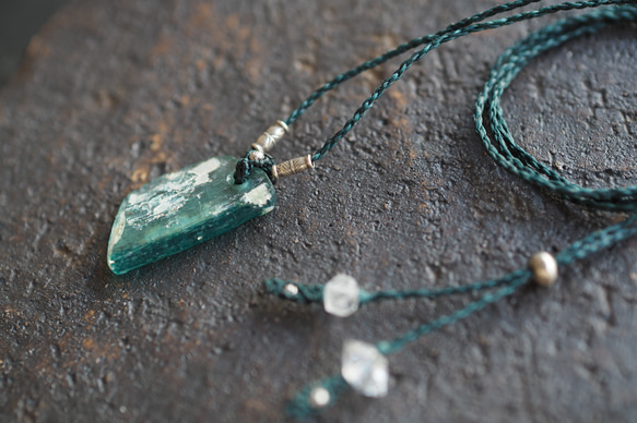 roman glass macrame necklace (aurora) 6枚目の画像