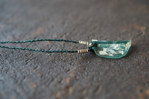 roman glass macrame necklace (aurora) 7枚目の画像