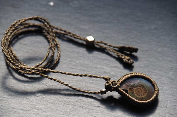 macramé　ammonoidea　necklace 7枚目の画像