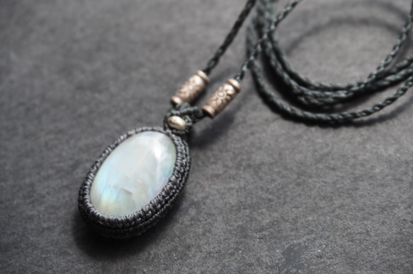 macramé　white labradorite　necklace 1枚目の画像