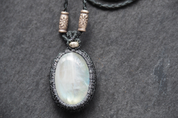 macramé　white labradorite　necklace 2枚目の画像