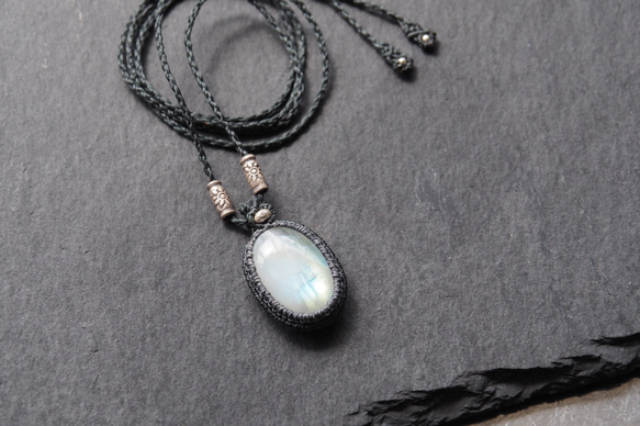 macramé　white labradorite　necklace 3枚目の画像