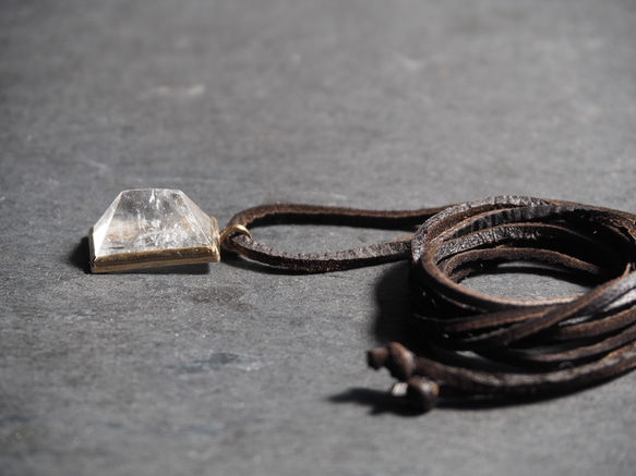 apophyllite brass necklace (deerskin) 4枚目の画像