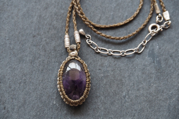 macramé  red cap amethyst  necklace 3枚目の画像