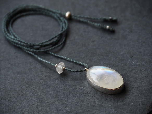 white labradorite silver necklace (reflect) 7枚目の画像