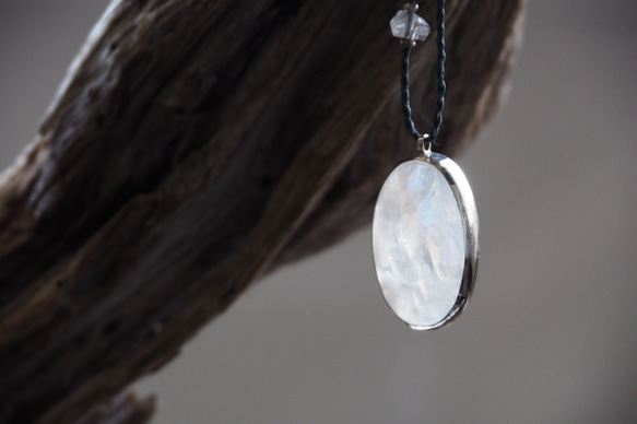 white labradorite silver necklace (reflect) 10枚目の画像