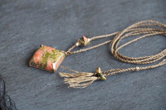 unakite brass necklace 6枚目の画像