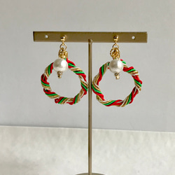 【Creema限定クリスマス2020】＊Xmasリース＊ & コットンパールのイヤリング 耳飾り 水引 3枚目の画像