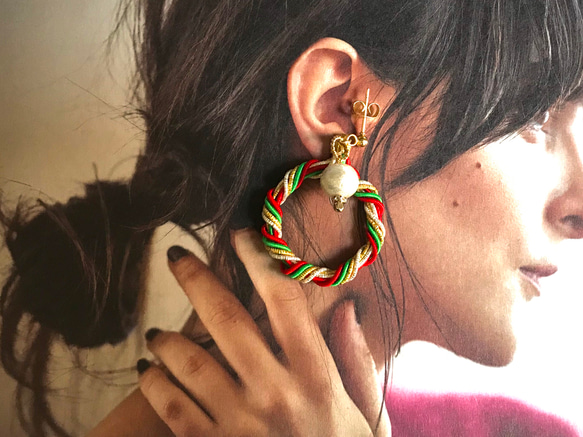【Creema限定クリスマス2020】＊Xmasリース＊ & コットンパールのイヤリング 耳飾り 水引 6枚目の画像