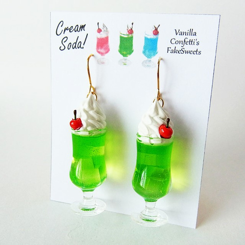クリームソーダのピアス イヤリング 喫茶店 ピアス（フック・チェーン