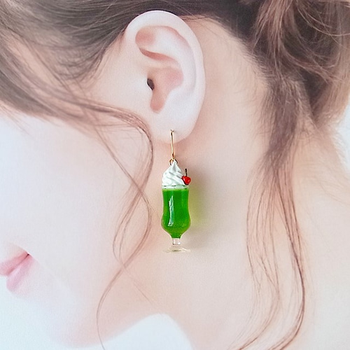 クリームソーダのピアス イヤリング 喫茶店 ピアス（フック・チェーン