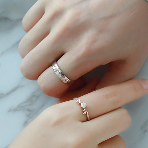 鹿モチーフの指輪☆2個セット☆シルバー☆ジルコニア☆ペアリング 指輪