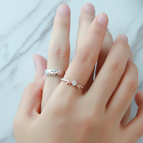 鹿モチーフの指輪☆2個セット☆シルバー☆ジルコニア☆ペアリング 指輪