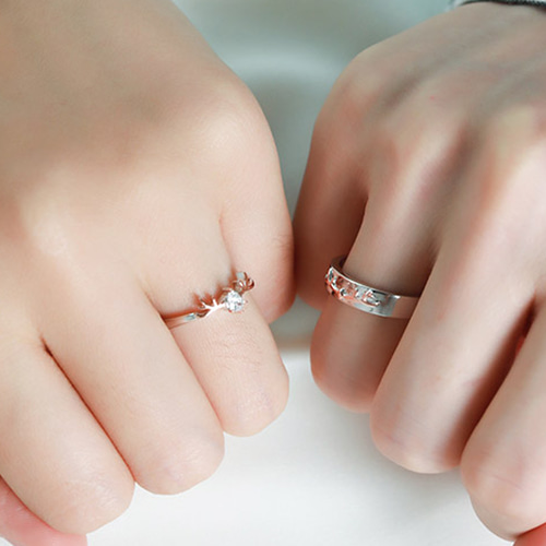 鹿モチーフの指輪☆2個セット☆シルバー☆ジルコニア☆ペアリング 指輪