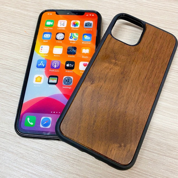 【新作】iphone11/proケース 天然木彫刻☆ガラス&カメラフィルム付き 4枚目の画像