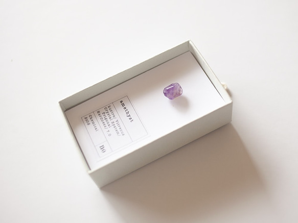 礦物標本/胸針：紫水晶 第3張的照片