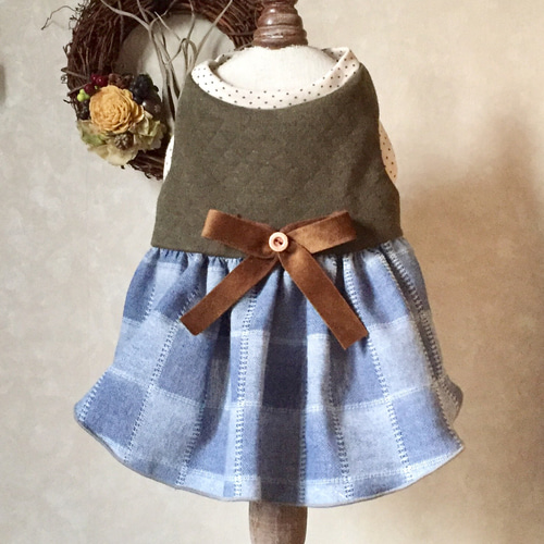 犬服 オーガニックコットンキルトとデニムのワンピース（カーキ色