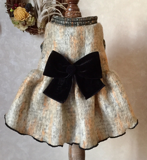 犬服 ウール混ニットのワンピース（2色のみ） 1枚目の画像