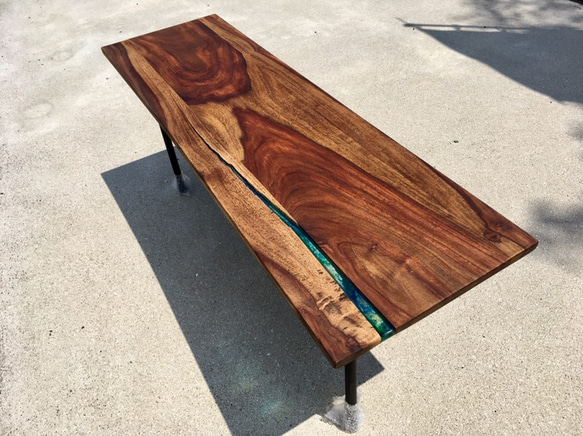 シーシャムウッドテーブル樹脂入り