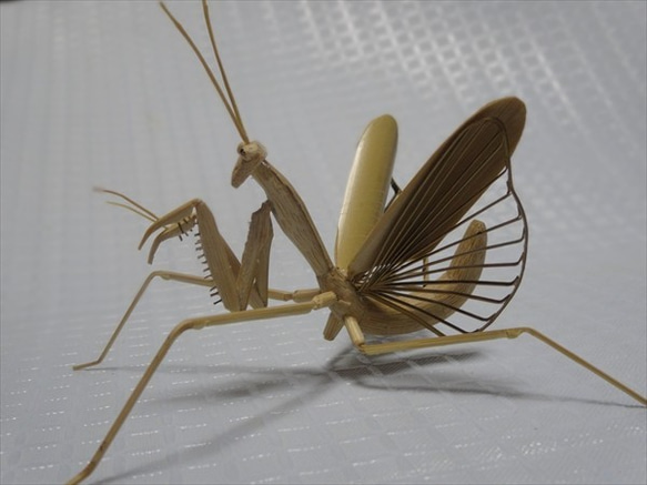 竹細工　カマキリ躍動 1枚目の画像