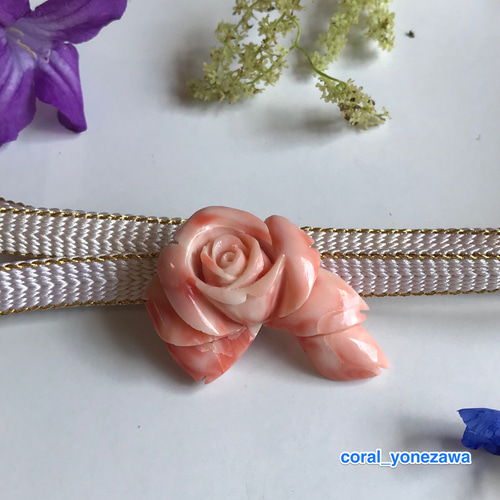 珊瑚帯留め1万円均一セール☆ばら彫刻『薔薇の扇』 帯留め