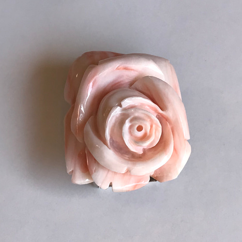 アンティーク 帯留め 本珊瑚 桃色珊瑚 牡丹彫刻 金具無し  