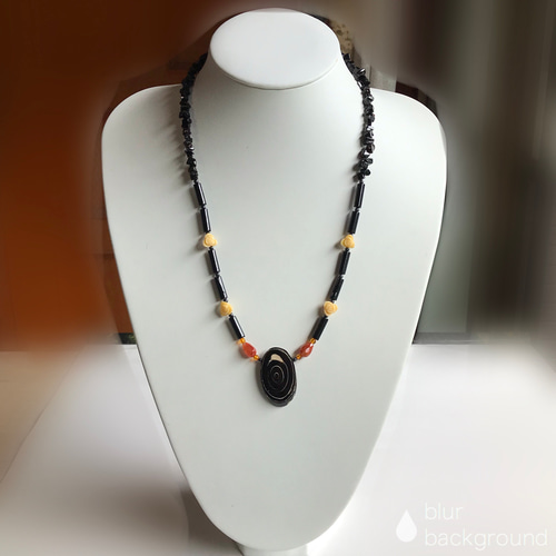 黒珊瑚のオリジナルネックレス（黒珊瑚断面・イエロージェイド花