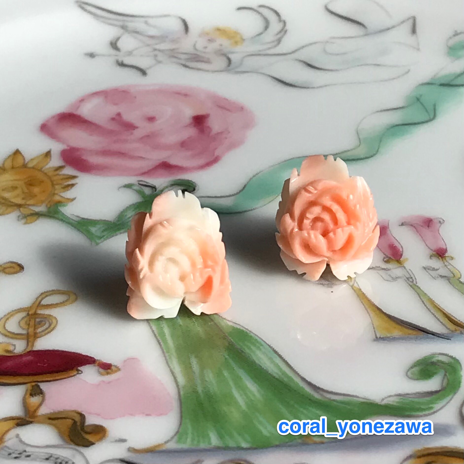 珊瑚彫刻ピアス『牡丹・ぼたん』・K14WGピアス（R21127）