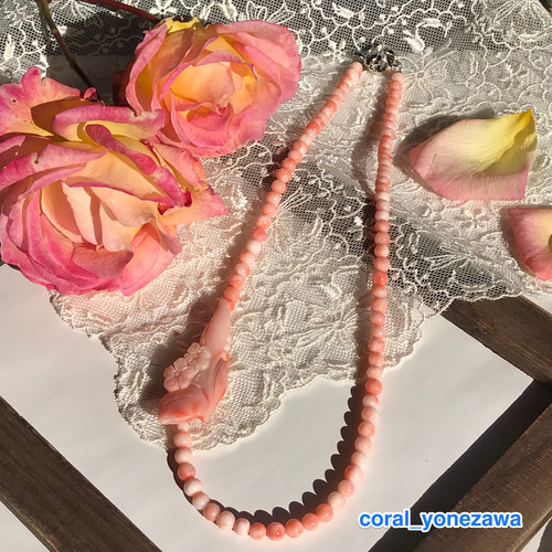 新品　桃色珊瑚花彫刻　ペンダントトップ　帯留め彫刻珊瑚