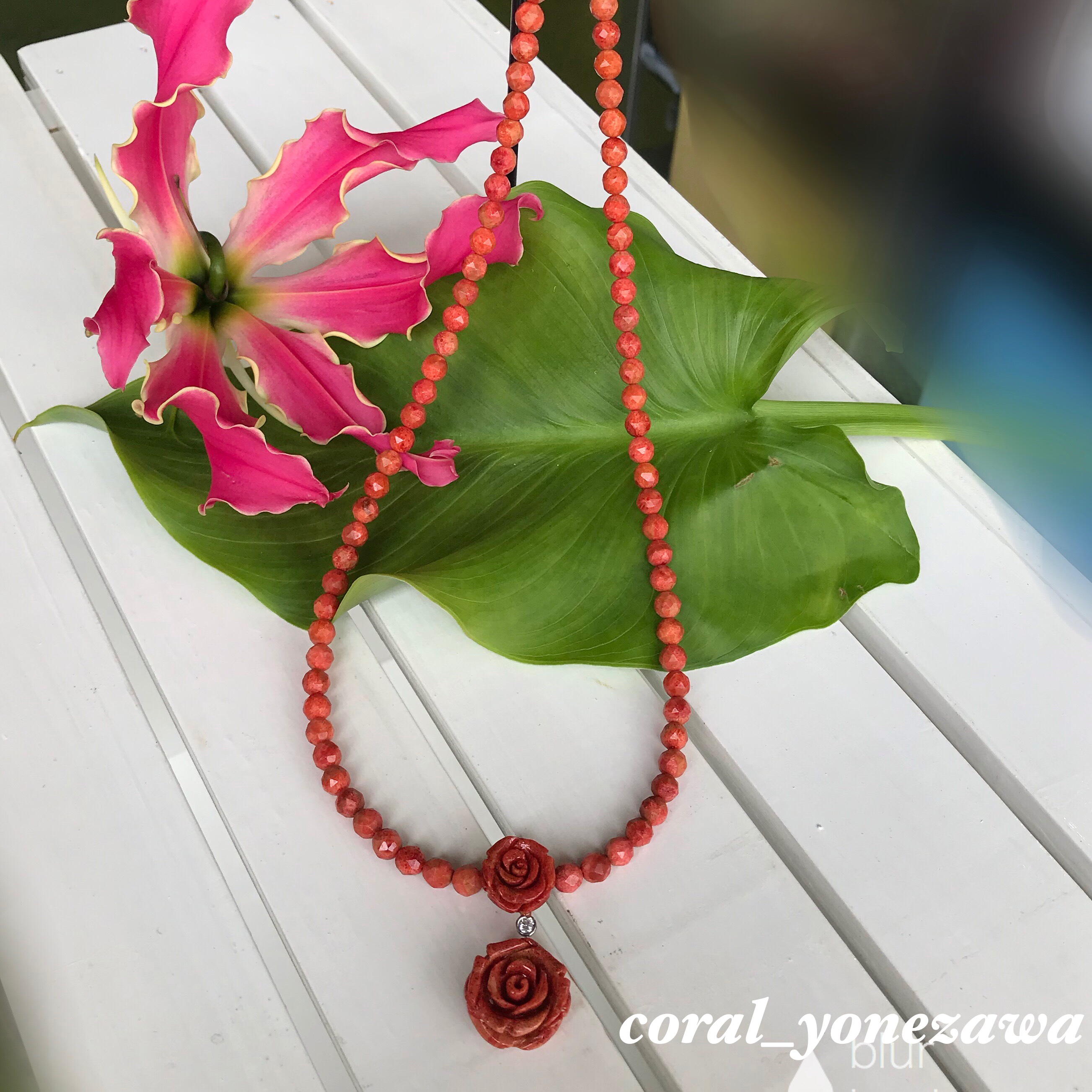 五月の赤い薔薇＊イソバナサンゴ　オリジナルネックレス