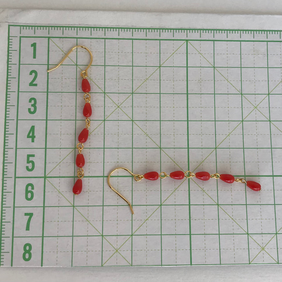 赤珊瑚揺れる雫のピアス（ノンニッケルフック式）　R30529 10枚目の画像