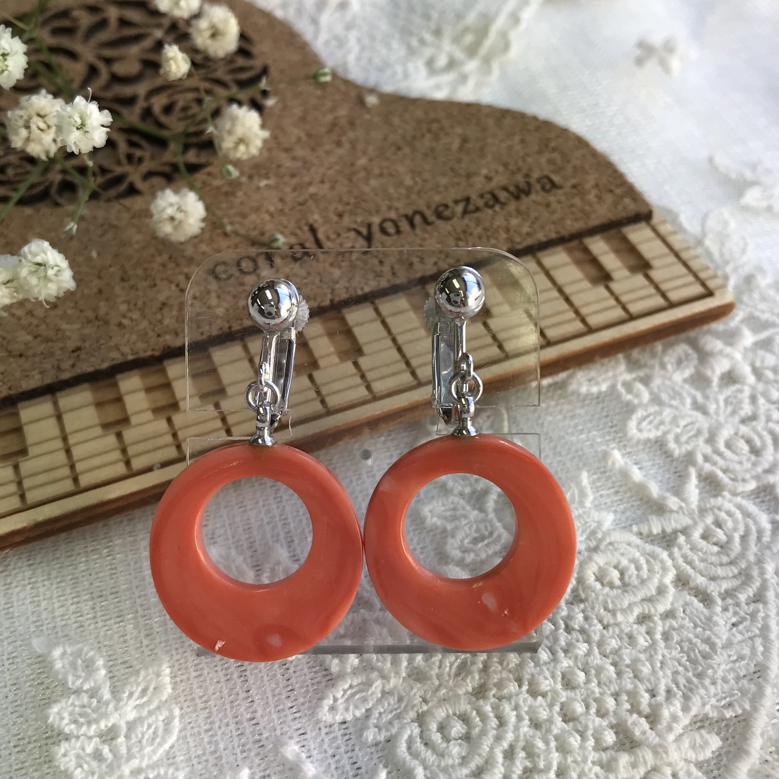 もも色珊瑚断面リングのイヤリング　R31130